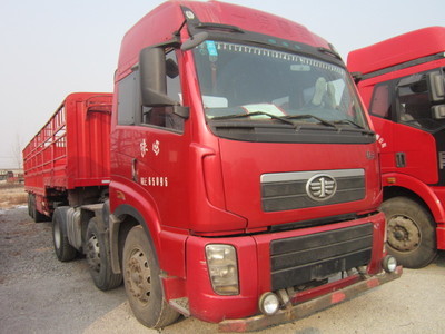 二手解放新大威雙導(dǎo)向牽引車半掛車 經(jīng)濟(jì)實用的專用汽車選擇